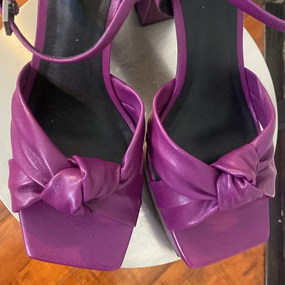 NEW VINCE CAMUTO STEFANEY PLATFORM SANDALS